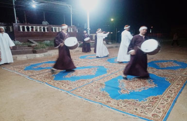 مقهى ثقافي رمضاني بنادي بوش