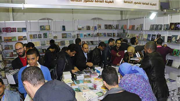 إصدارات بـجنيه في جناح قصور الثقافة بمعرض الكتاب