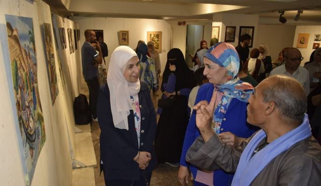 قصور الثقافة تفتتح معرض "تجربة شخصية" بالمنيا ضمن مشروع المعارض الطوافة