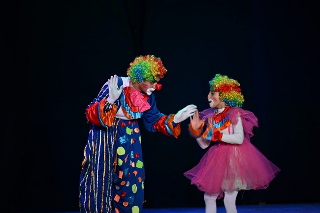 صراع الخير والشر في عرض 