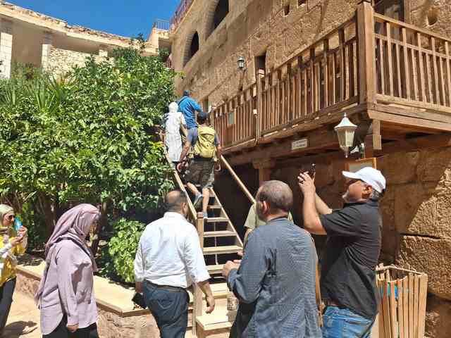 انطلاق فعاليات ملتقى دهب العربي الأول للرسم والتصوير 