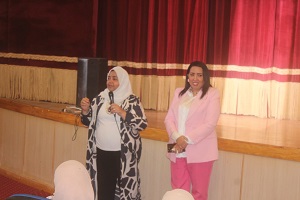 خطورة التنمر الإلكتروني في لقاء توعوي في ملتقى 