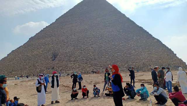 تصحيح المفاهيم المغلوطة حول الأهرام في انطلاق أسبوع أهل مصر الخامس عشر 