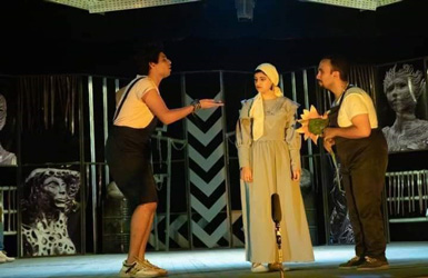 نساء شكسبير على مسرح أبوكبير بثقافة الشرقية.           