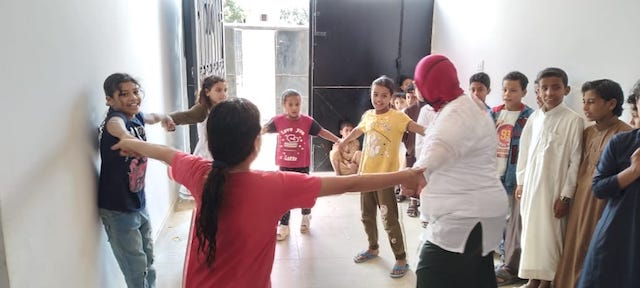 ألعاب وحكايات شعبية للأطفال في الجويرة ببرج العرب