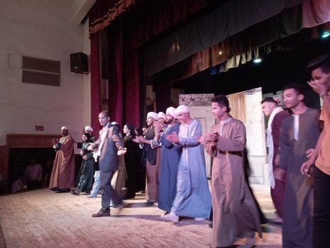 ثقافة طور سيناء تشارك بالعرض المسرحي "المندوة" في نوادي المسرح الاقليمي 