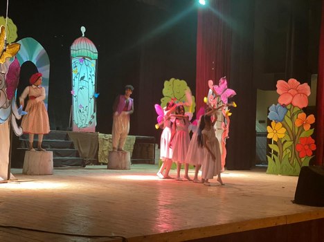 علاء الدين وملك على مسرح قصر ثقافة الطفل بسوهاج