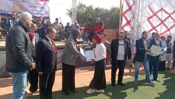 عطوة يشهد فعاليات القافلة الثقافية ببلاط ضمن مؤتمر أدباء مصر