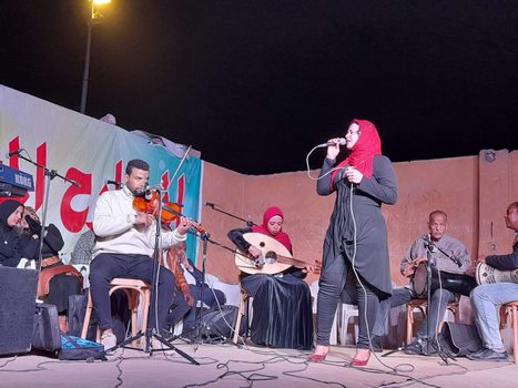 توشكى التلقائية وموسيقى عربية بالمسرح المتنقل لثقافة أسوان 