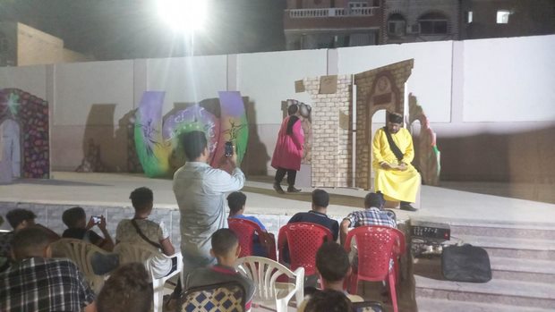 بيت ثقافة دشنا يقدم العرض المسرحي "حكاية سعيد الوزان" 