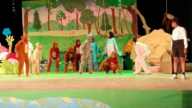 حكم حياتية في العرض المسرحي "مملكة القرود" للأطفال بثقافة قنا 