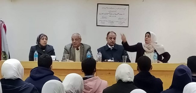 قصور الثقافة بأسيوط تعقد لقاء حواريا حول المشروعات القومية وتحسين الحياة الاجتماعية