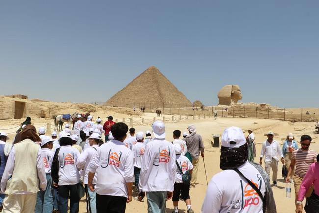 أطفال المحافظات الحدودية في جولة بمنطقة أهرام الجيزة ضمن فعاليات 