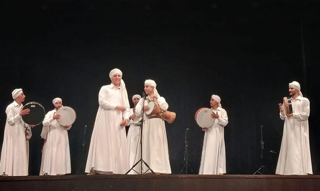 أطفال الأنفوشي والتنورة التراثية يتألقان في ثاني أيام 