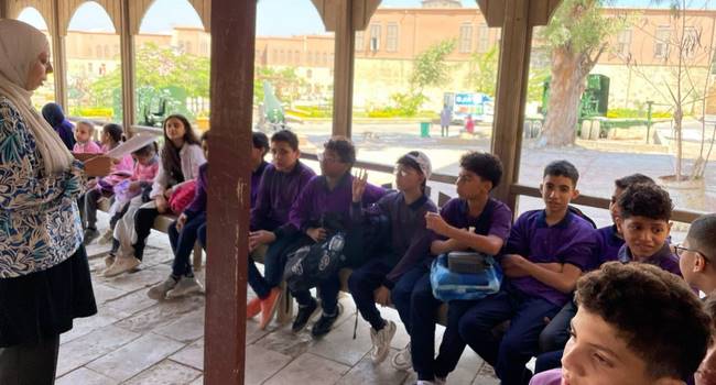 احتفالا بانتصارات أكتوبر.. أتوبيس الفن الجميل يصطحب الأطفال في جولة بالمتحف الحربي