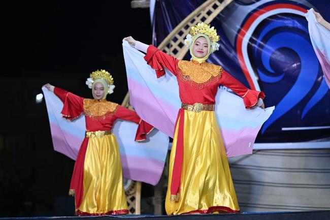 في مهرجان الإسماعيلية.. تفاعل كبير مع فلكلور الجنوب وبحري والشرقية والفن الآسيوي 