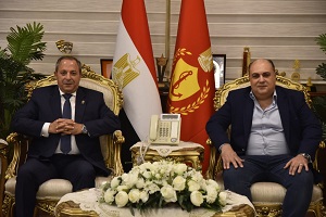 محافظ بورسعيد ورئيس قصور الثقافة يناقشان آليات تطوير قصر الثقافة وتعزيز النشاط الإبداعي