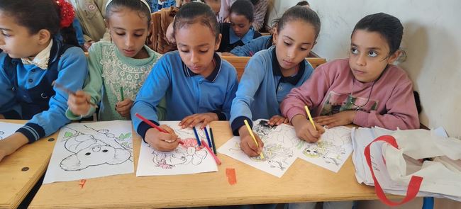 بإقبال كبير.. لقاءات توعوية ومسرح عرائس وورش للأطفال ضمن القافلة الثقافية بقرية بنجر 23  