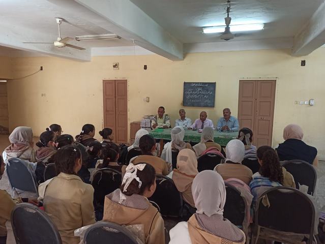 ثقافة أسيوط تحتفل بعيد الطفولة وتواصل الأنشطة التفاعلية بالمدارس 