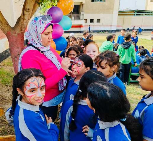 أتوبيس الفن الجميل يحتفل باليوم العالمي للطفل بأنشطة فنية وثقافية متنوعة 