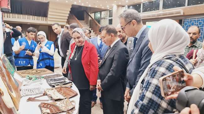 افتتاح معرض 