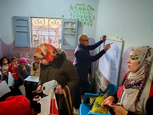 ورش فنية ولقاءات توعوية في فعاليات قصور الثقافة بقرية نزلة العمودين بالمنيا 