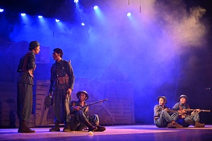 رحلة إنسانية تكشف عبثية الحرب.. عرض 