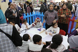 ورش حكي وأشغال فنية ومسرح عرائس.. قصور الثقافة تنشر البهجة في ركن الطفل بمعرض الكتاب