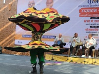 تألق فرقة الإسماعيلية للفنون الشعبية في مهرجان سوراج كوند الدولي بالهند