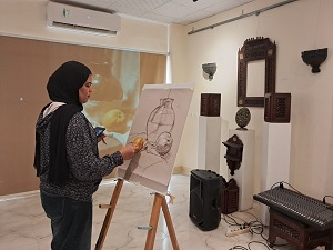 أساسيات رسم الطبيعة الصامتة في ثالث أيام الملتقى الثاني للفنون التشكيلية بقصر الإبداع