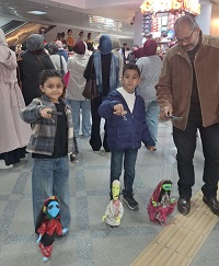 مفاجأة ثقافية جديدة في محطة مترو جامعة القاهرة.. الأراجوز يعود للجمهور للاحتفال بشهر رمضان