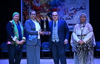 قصور الثقافة تحتفي بعطاء المرأة المصرية وتكرم رائدات العمل والإبداع والأمهات المثاليات 