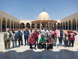 أتوبيس الفن الجميل ينمي وعي الأطفال ذوي الإعاقة بجولة في مجمع الأديان