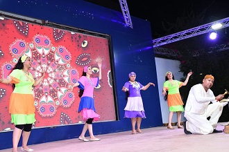 عروض فلكلورية وأغاني طربية في 