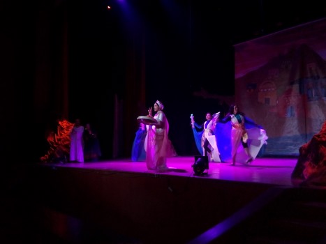 العرض المسرحى دُهيبة  بثقافة الغربية