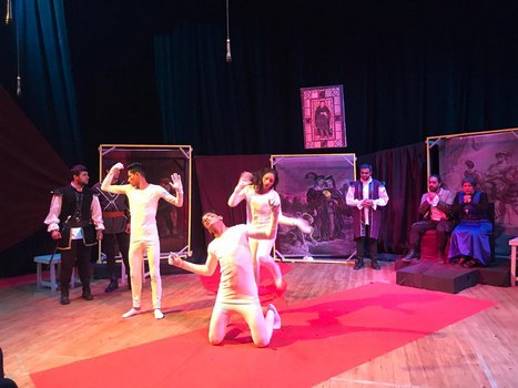جمهور كبير يحضر سعيد الوزان وجمهور هاملت يصعد لخشبة المسرح بمهرجان التجارب النوعية