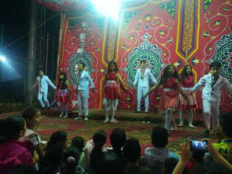 عرض فنى لفرقة أطفال بور سعيد للفنون الشعبية بالمدينة الرياضية