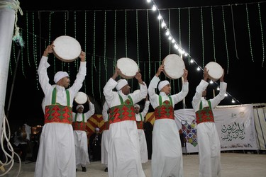 في ثامن ليالي رمضان.. إقبال على عروض سوهاج للفنون الشعبية بكورنيش السويس