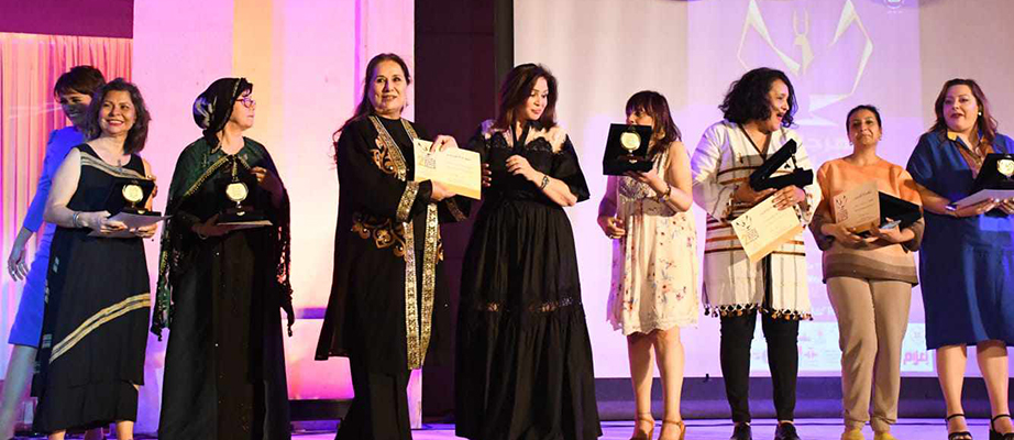 إيزيس الدولي لمسرح المرأة  يختتم دورته الثانية بتكريم المشاركين 