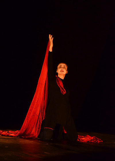 عرض من خارج الصندوق «جوغينغ»… حين يركض الجسد تبوح الذاكرة وتنكشف الجراح