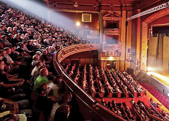 المسرح والجمهور.. أزمة وعى أم أزمة خطاب؟