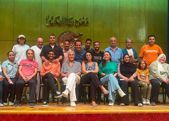 «الديناصور».. عرض مسرحى يرصد صناعة التريند والشائعات 8 سبتمبر.. بمسرح نقابة الصحفيين